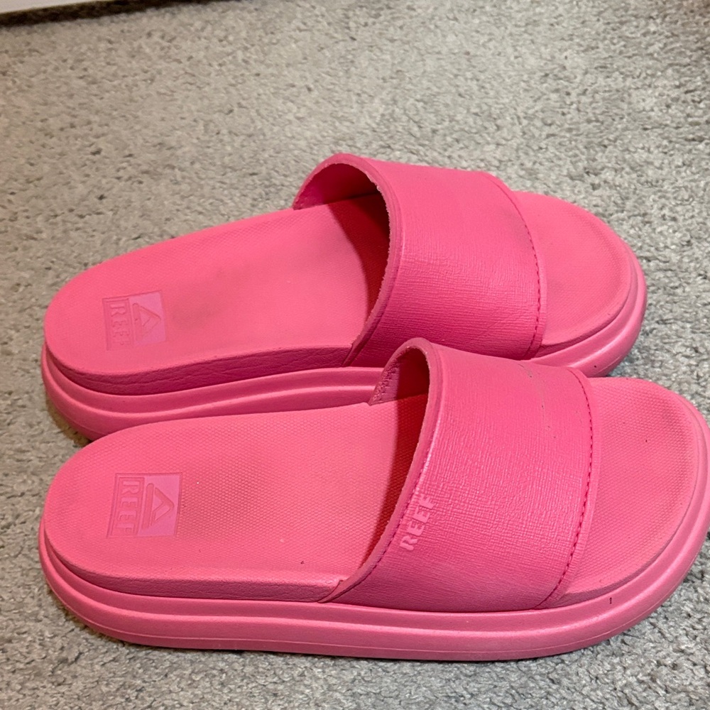 Reef Vibrant Pink Slide Sandals - Picture 4 of 5